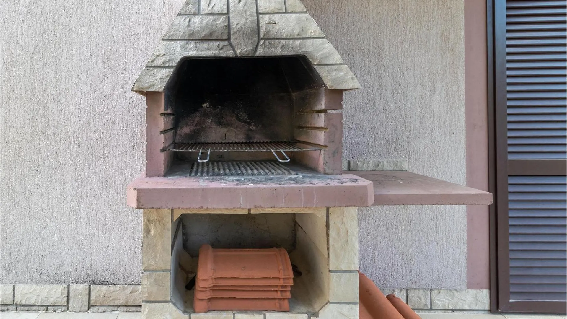 Lovely Apartment In Jadranovo With Kitchenette