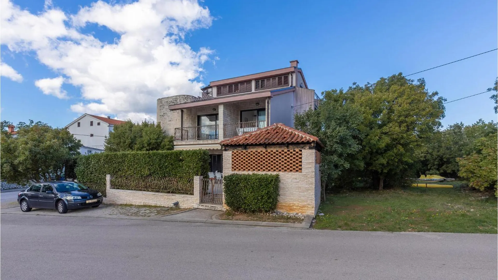 Lovely Apartment In Jadranovo With Kitchenette